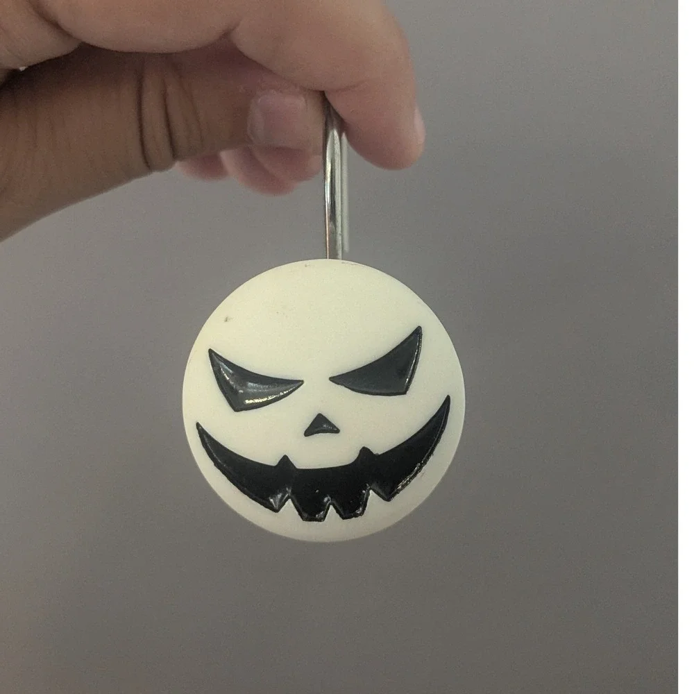 Set of Four Spooky Halloween Skull Shower Curtain Rings Hooks Bathroom Holiday